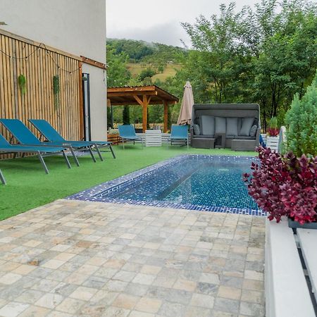 Montana 219 Hotel วาเลีย ดรากานูลุย ภายนอก รูปภาพ