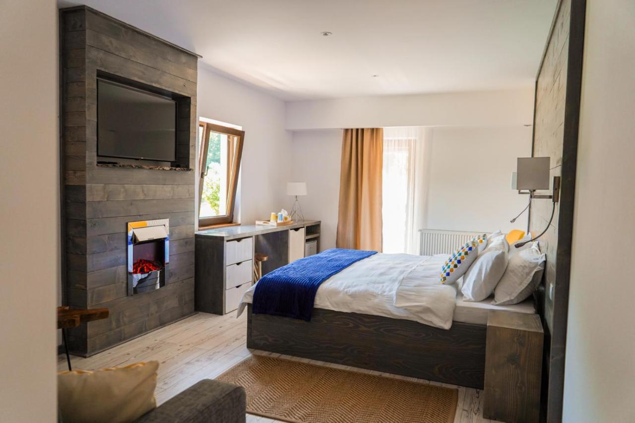 Montana 219 Hotel วาเลีย ดรากานูลุย ภายนอก รูปภาพ