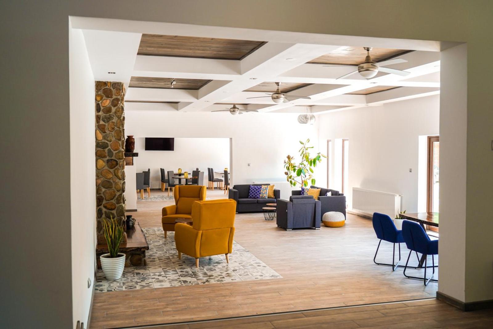 Montana 219 Hotel วาเลีย ดรากานูลุย ภายนอก รูปภาพ